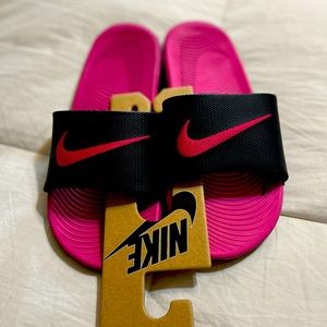 Nike women slippers
